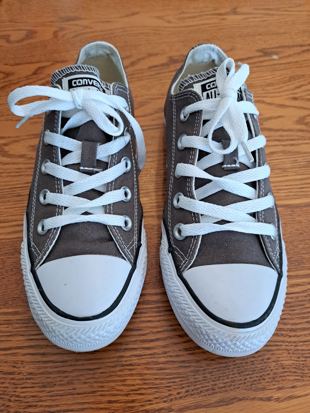 Never Worn Converse Chuck Taylor Adult Unisex Classic Low Top Sneakers-Charcoal